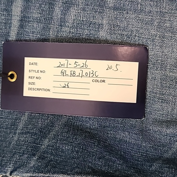 Vigoss Dallas Capri Jeans - Picture 9 of 9